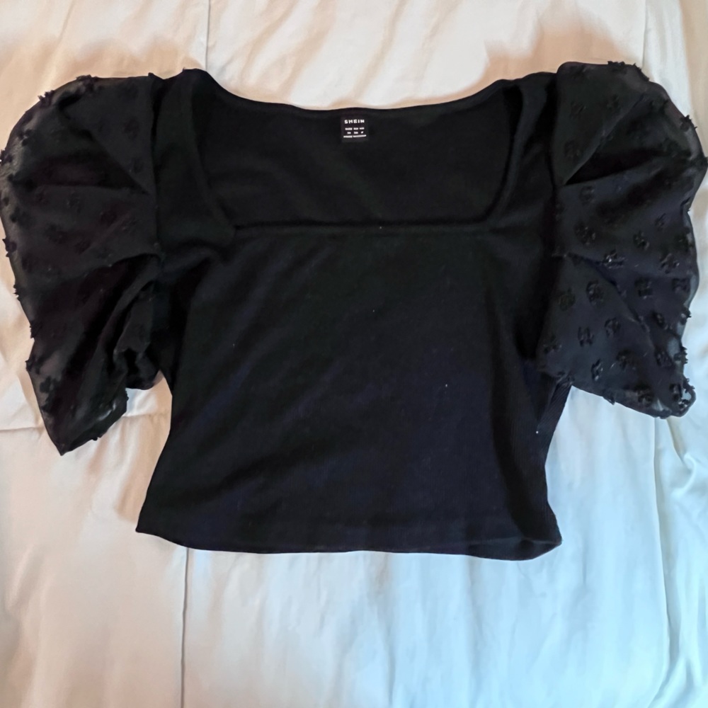 Cute black top - Picture 2 of 3